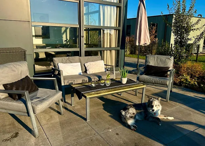 Enkhuizer Wolkesieben Dritte Reihe Mit Zaun Hausnr 202 恩克赫伊曾