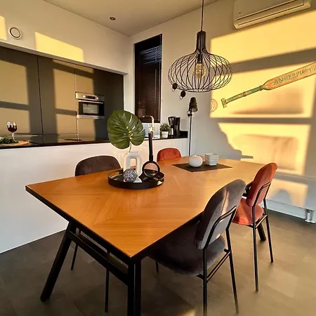 Enkhuizer Wolkesieben Dritte Reihe Mit Zaun Hausnr 202 Ferienhaus